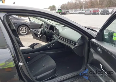 2022 Hyundai Elantra Sel z USA, uszkodzony, nr VIN 5NPLM4AG3NH078870